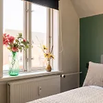 Cozy Near Amager Strandpark For 2