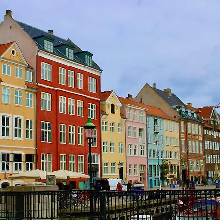 Cozy Near Amager Strandpark For 2 아파트 *